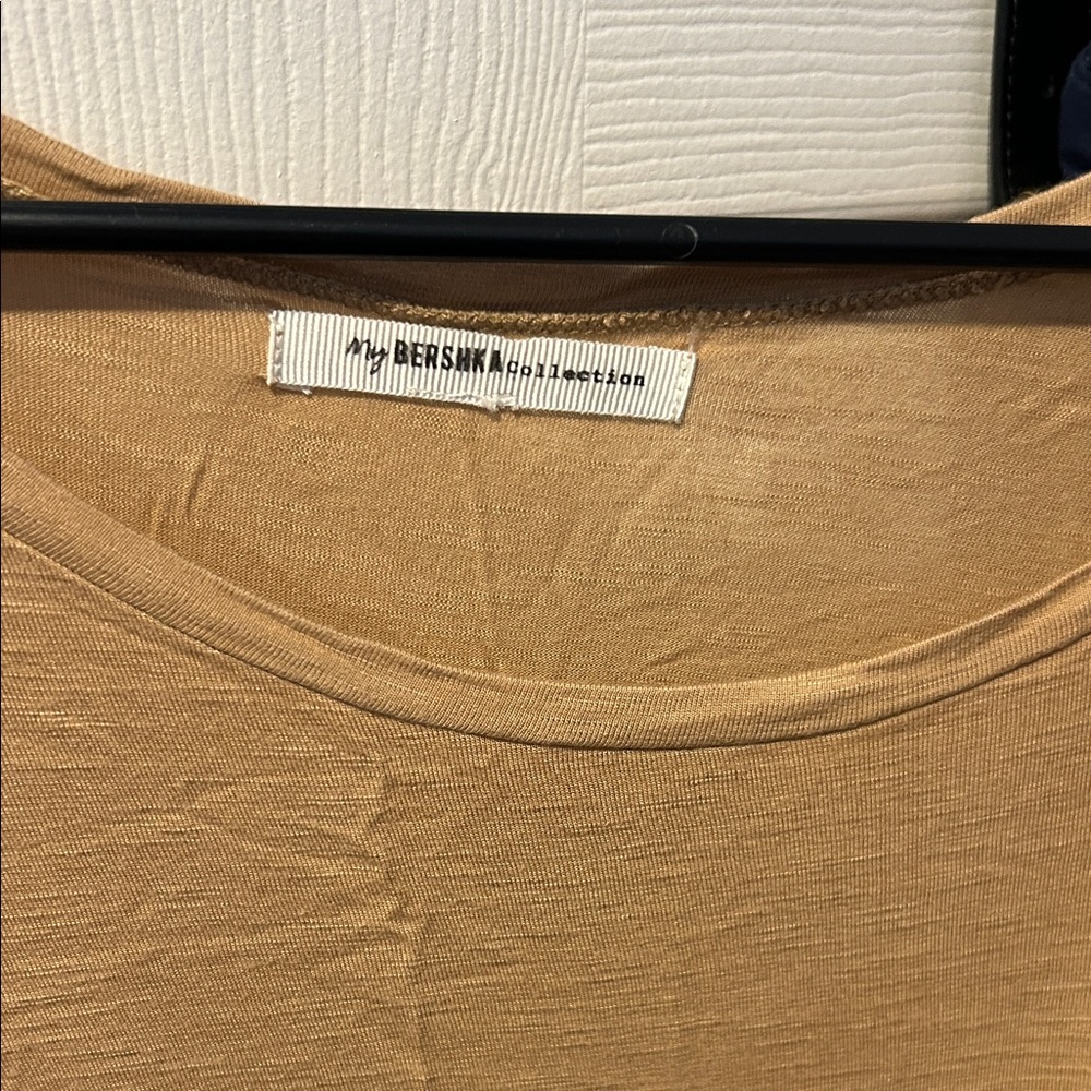 Zara Women's Tan Short Sleeve Tee